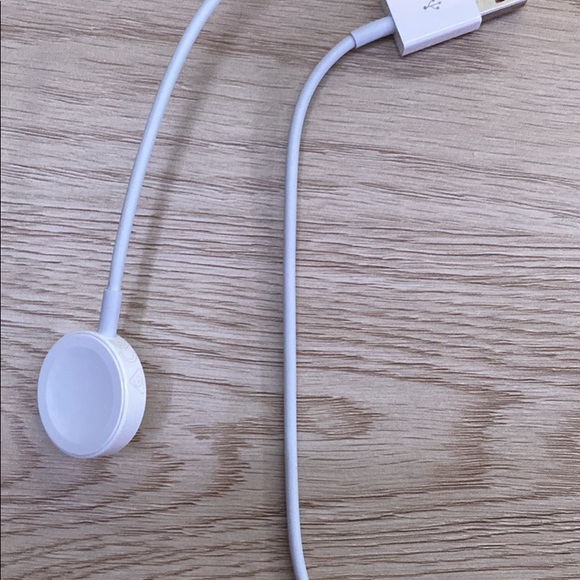 Nike Apple Watch Series 3 42mm - Picture 2 of 5